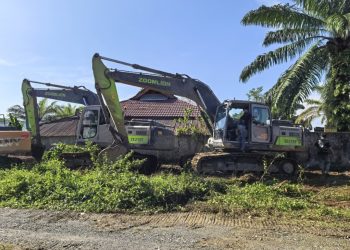 petugas menemukan sebuah gubuk/camp yang diduga digunakan oleh para pekerja, dua unit excavator merek Zoomlion, satu unit alat penyaring emas (asbuk), serta delapan orang yang diduga terlibat dalam aktivitas penambangan tersebut.