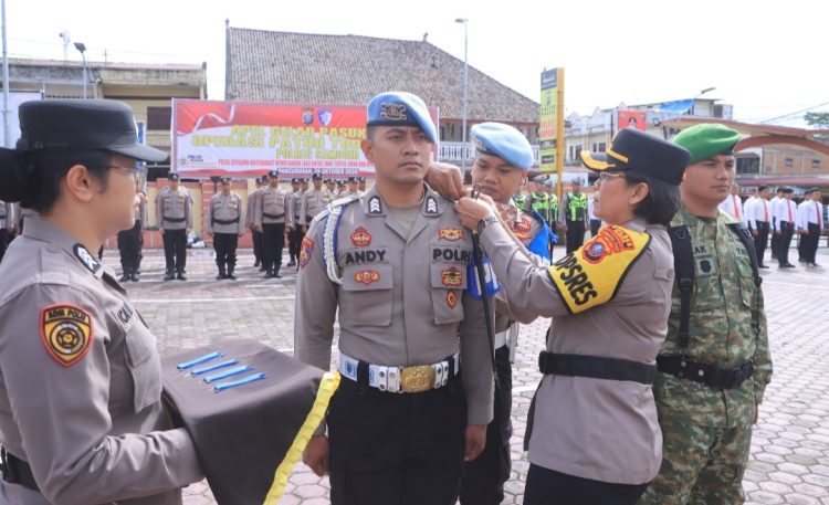 Apel Gelar Pasukan Operasi Patuh Toba 2026 di Lapangan Markas Komando (Mako) Polres Samosir, Senin (26/10/2026) pukul 09.00 WIB.