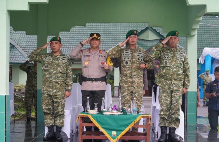 Danrem 022/Pantai Timur Kolonel Inf Sandi Kamidianto, S.I.P., M.I.P., turut serta menghadiri upacara penetapan Komponen Cadangan (Komcad) Matra Darat