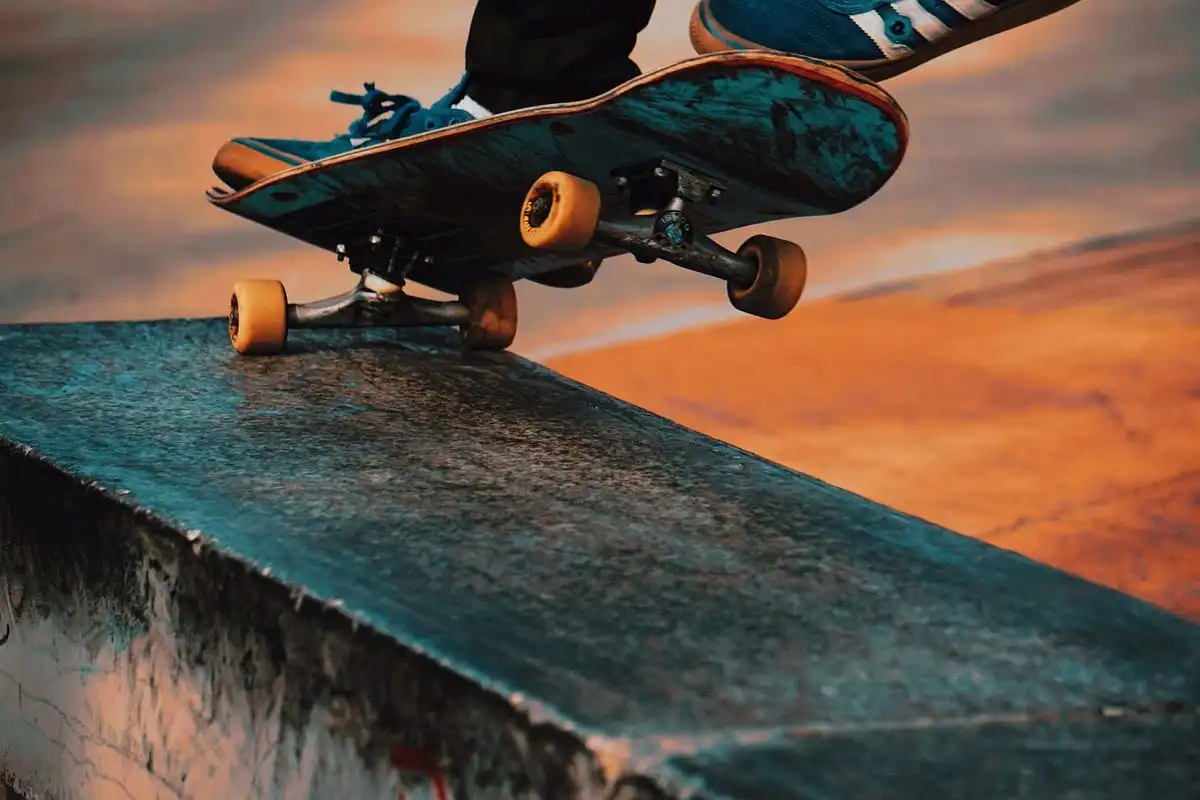 Ngemil Apel Biar Nggak Tumbang di Tengah Skate