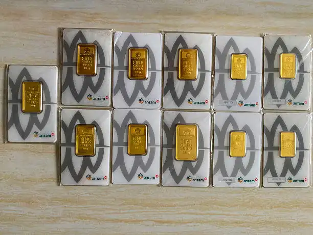 Emas Antam Turun: Ini Kesempatan Emas Investor!