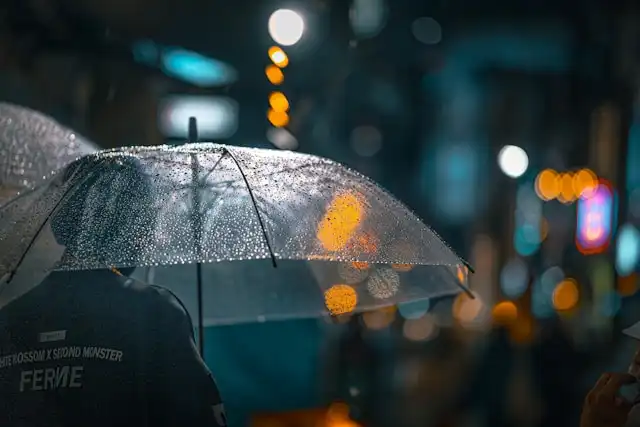 Kecewa Liburan Gagal karena Hujan? Baca Ini!