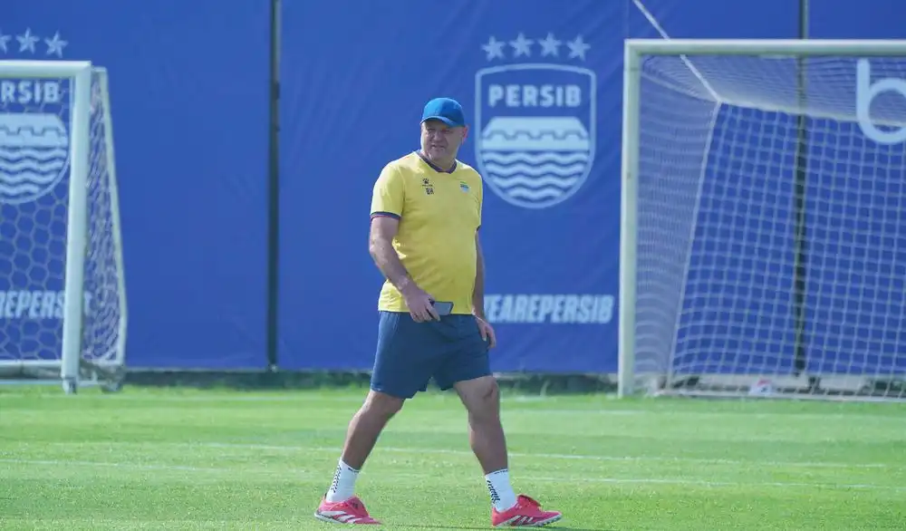 Persib Bandung Waspadai Semen Padang di Laga Tandang: Bojan Hodak Sebut Pertandingan Akan Sulit di Pekan 26 Super League 2025/2026