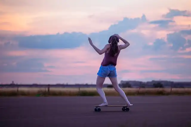 Musik & Skateboard: Soundtrack dari Jalanan