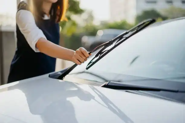 Wiper Mobil Bermasalah Saat Hujan? Jangan Panik, Atasi!