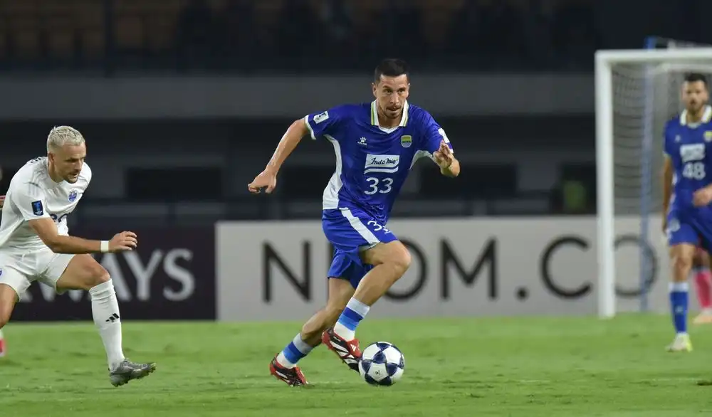 Thom Haye Tegaskan Persib Siap Tampil Maksimal Lawan Lion City Sailors