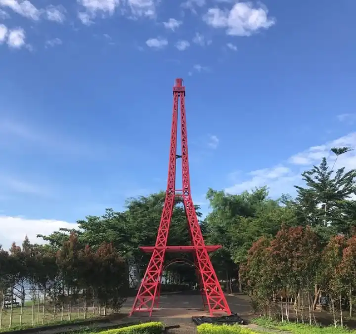 Sumedang Punya Menara Eiffel? Wajib Kamu Kunjungi!