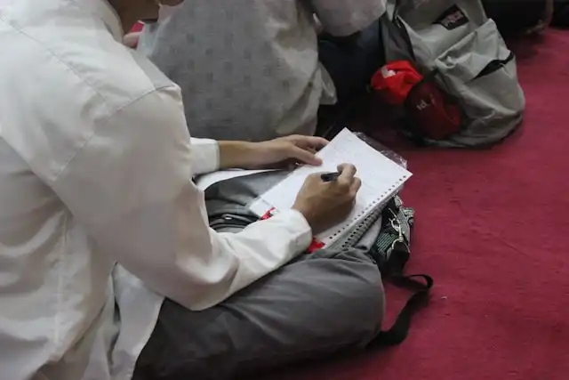 10 Kata-Kata yang Seharusnya Bikin Haru di Hari Guru