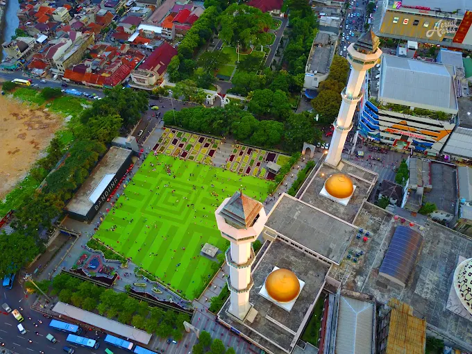 Tak Sekadar Alun-Alun: Peta Navigasi & Insight Lokal Masjid Agung di Seluruh Bandung Raya