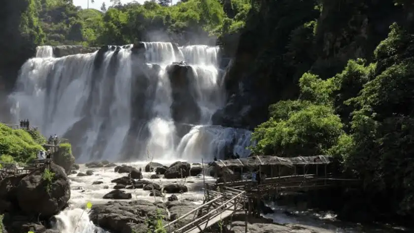 Rekomendasi 8 Wisata dengan Pesona Seru dan Instagramable Bandung Barat