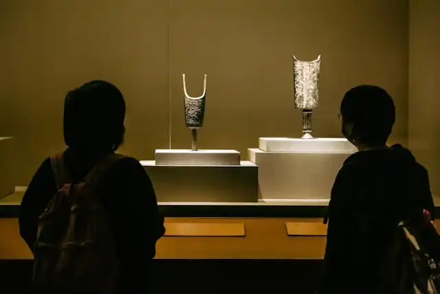 Hari Artritis Sedunia & Hari Museum Nasional: Mengenal, Menghargai, dan Merawat Warisan Hidup