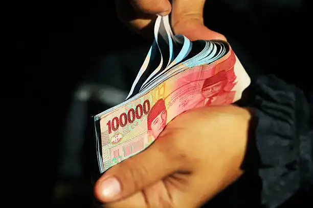 Pejuang UMR Wajib Tahu: Jurus Anti Dompet Tipis!