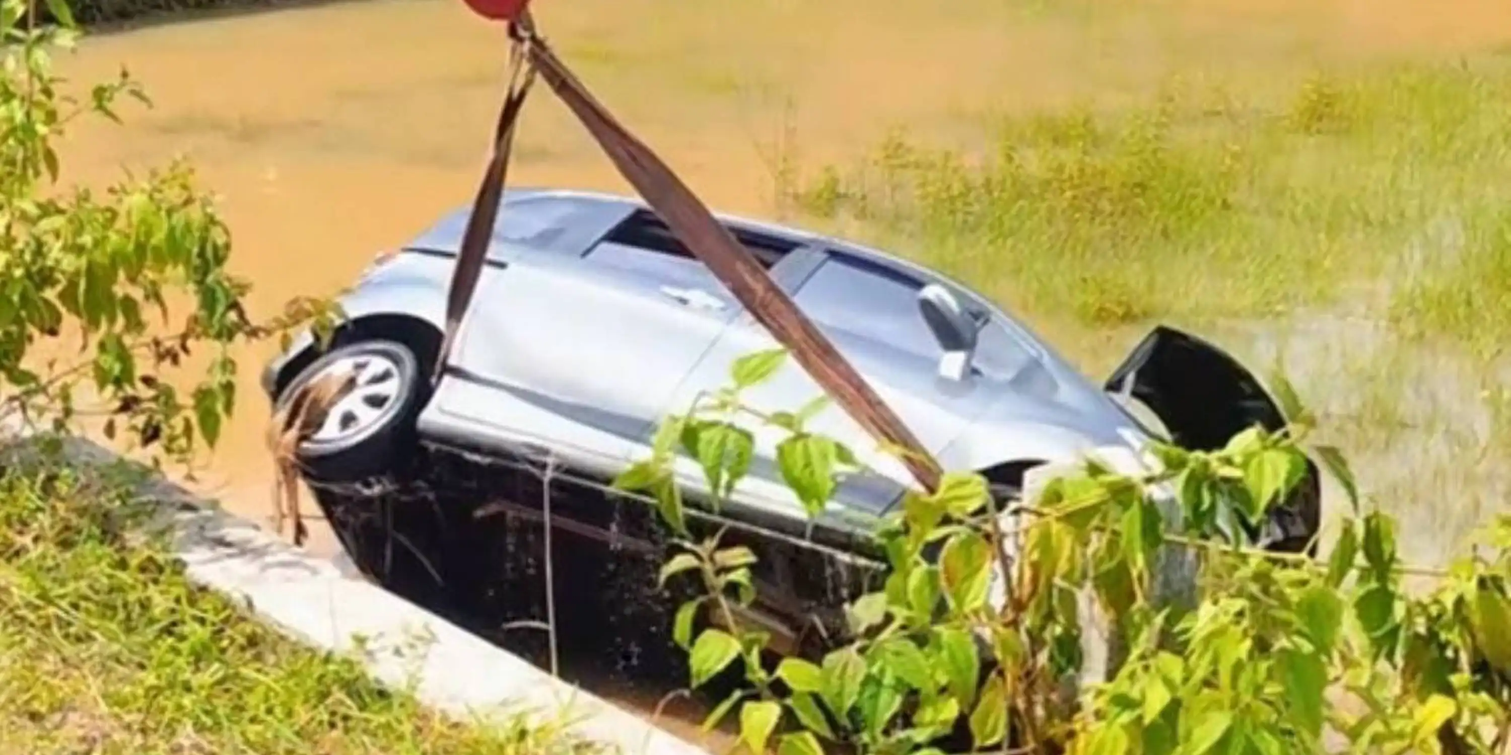 Kecelakaan Tunggal di Jalur Lintas Selatan Gunungkidul, Mobil Wisatawan Terjun ke Sawah Sedalam 6 Meter