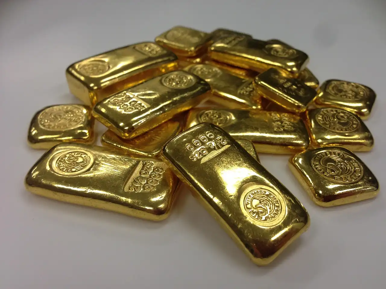 Emas: Antara Gaya dan Kekuatan Investasi