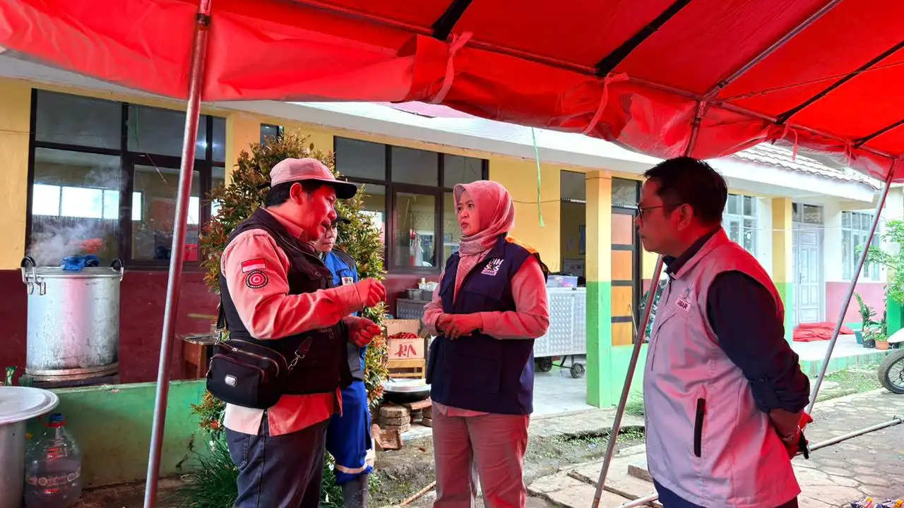 Dinsos Jabar Perkuat Layanan Psikososial bagi Ratusan Pengungsi Longsor Pasirlangu KBB