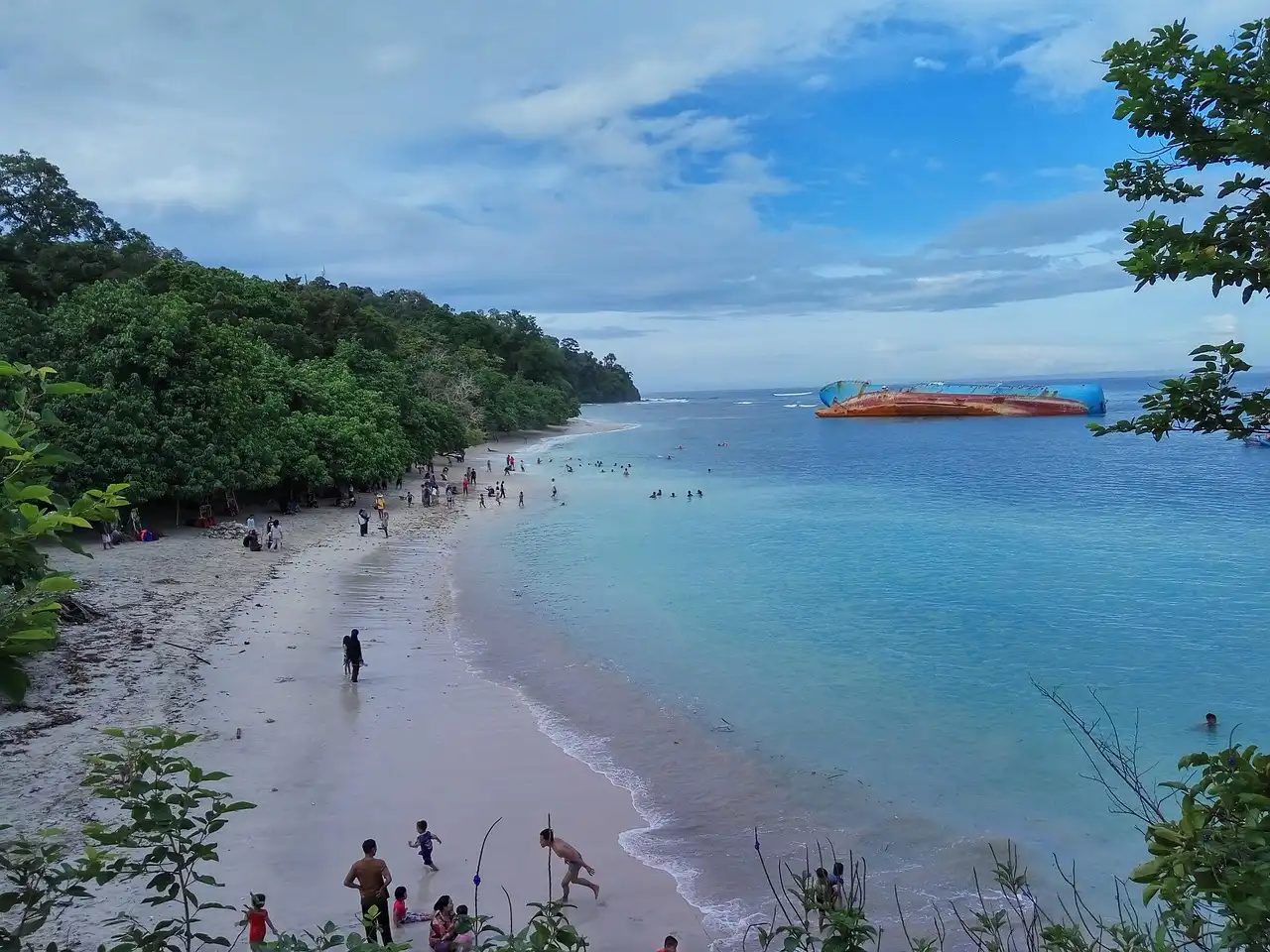 Jawa Barat: Paket Komplit Healing dengan Pantai Terbaiknya