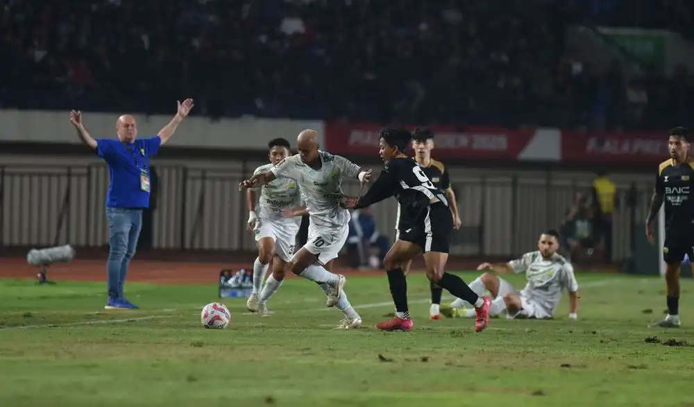 Dua Mantan Pulang ke GBLA, Persib Siap Panas Hadapi Dewa United!