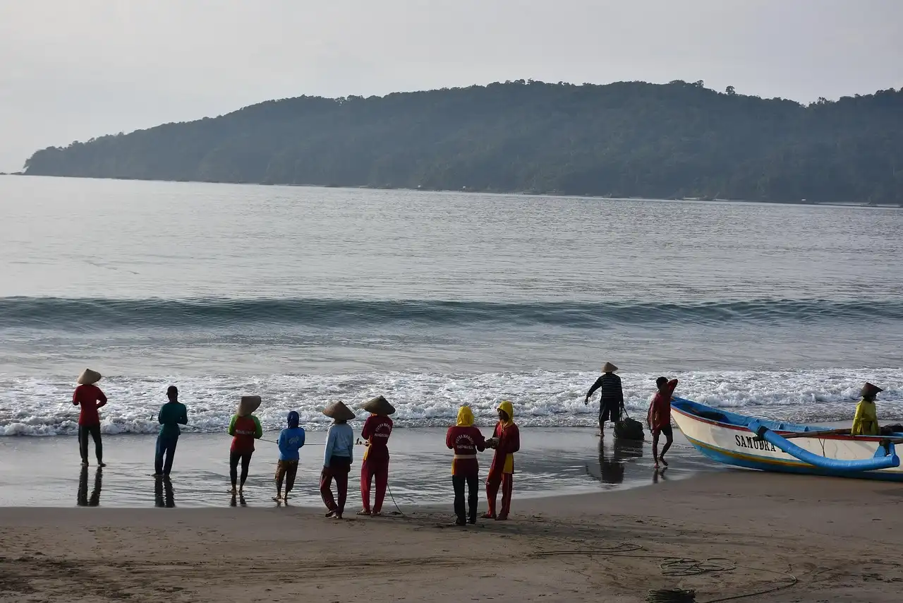 Liburan Tipis-Tipis? Jabar Solusi Healing Terbaik!