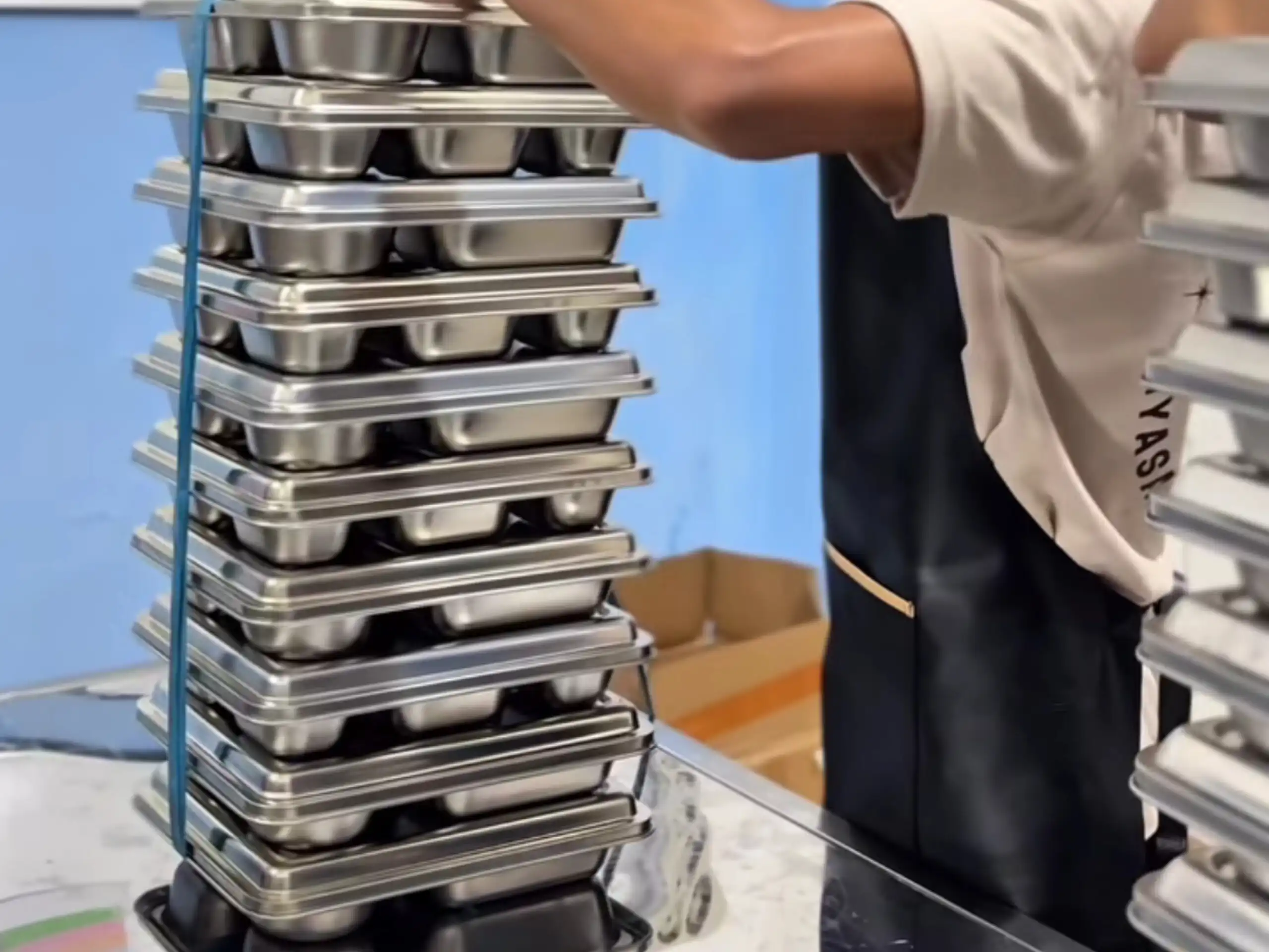 BGN Hentikan Sementara 56 Dapur MBG, Tunggu Hasil Uji BPOM