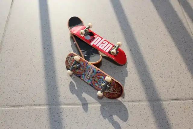 Memorabilia Langka Tony Hawk Dilelang: Bukan Sekadar Kayu dan Roda, Ini Sejarah Skateboarding yang Hidup!