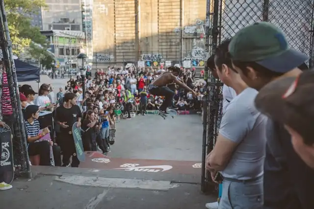 Skateboard Era 70-80an: Dari Surfing Jalanan Hingga Budaya Punk