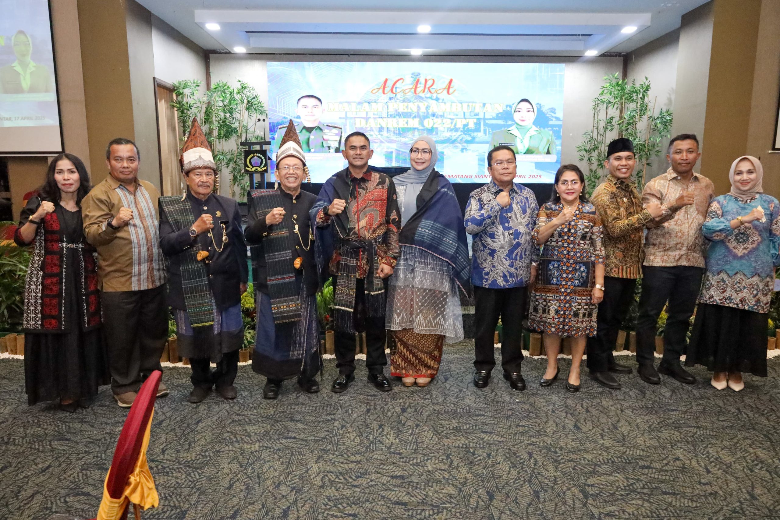 Wali Kota Pematangsiantar Wesly Silalahi Hadiri Malam Penyambutan Danrem 022/PT Kolonel Inf Agus Supriyono SE MHan Wali Kota Pematangsiantar Wesly Silalahi Hadiri Malam Penyambutan Danrem 022/PT Kolonel Inf Agus Supriyono SE MHan