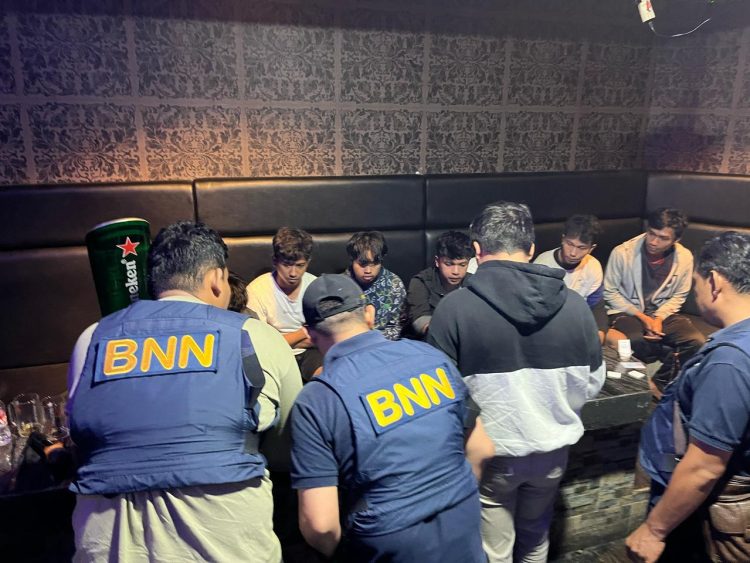 Polres Pematangsiantar Razia THM Hotel and Bar Studio 21 dan Tidak Temukan Narkoba Polres Pematangsiantar Razia THM Hotel and Bar Studio 21 dan Tidak Temukan Narkoba