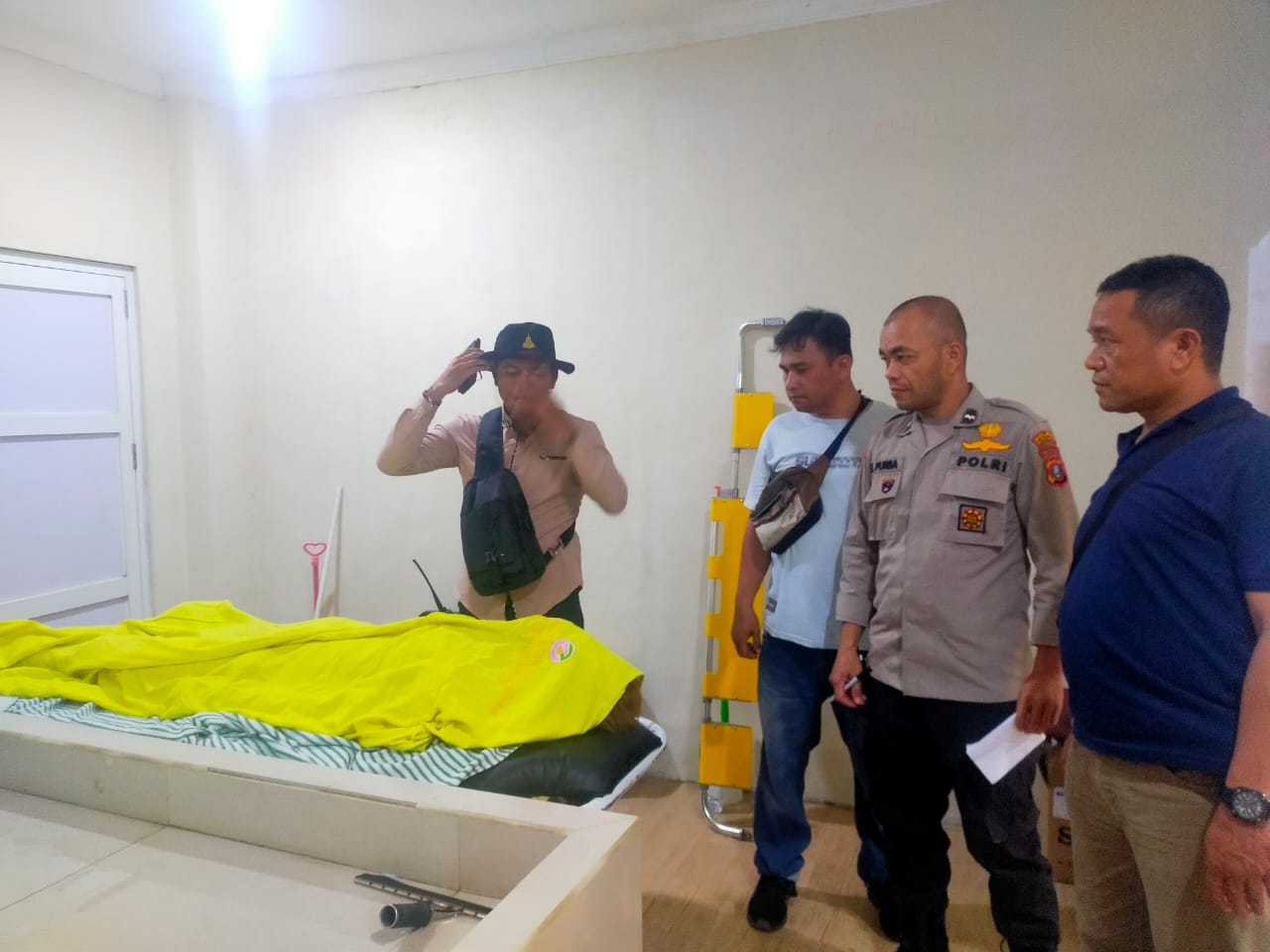 Tiga Pekerja PT Moratel Indonesia Waiffi Asal Jawa Barat Tersengat Listrik, 1 Tewas Tiga Pekerja PT Moratel Indonesia Waiffi Asal Jawa Barat Tersengat Listrik, 1 Tewas