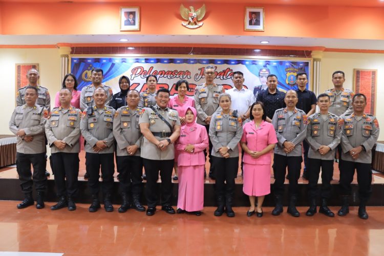 Polres Pematangsiantar Gelar Upacara Penyerahan Jabatan dan Pelepasan Kabag Logistik