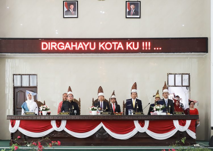 Wali Kota Pematangsiantar Wesly Silalahi Hadiri Rapat Paripurna Istimewa Peringatan Hari Jadi ke-154 Kota Pematangsiantar