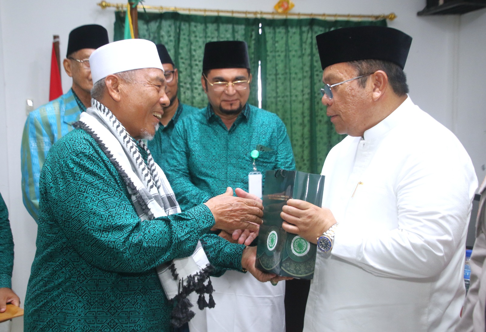 Wali Kota Pematangsiantar Wesly Silalahi Hadiri Acara Penutupan Mukerda DP MUI Kota Pematangsiantar Wali Kota Pematangsiantar Wesly Silalahi Hadiri Acara Penutupan Mukerda DP MUI Kota Pematangsiantar