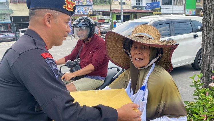 Brimob Peduli, Batalyon A Brimob Sumut Tebar Kepedulian Lewat Aksi Nyata di Masjid dan Tengah Masyarakat