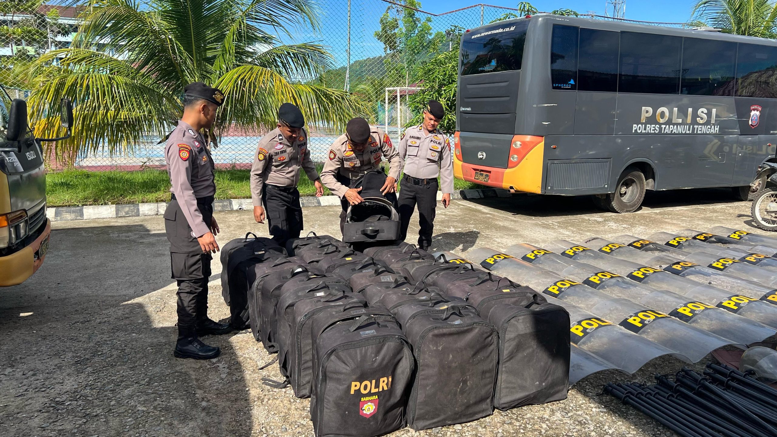 Polres Tapteng Siapkan Peralatan Pengendalian Massa Di Mayday