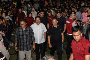 Puncak Hari Jadi Ke-154, Wali Kota Pematangsiantar Wesly Silalahi SH MKn bersama Unsur Forkopimda Menyaksikan Konser di Lapangan Adam Malik