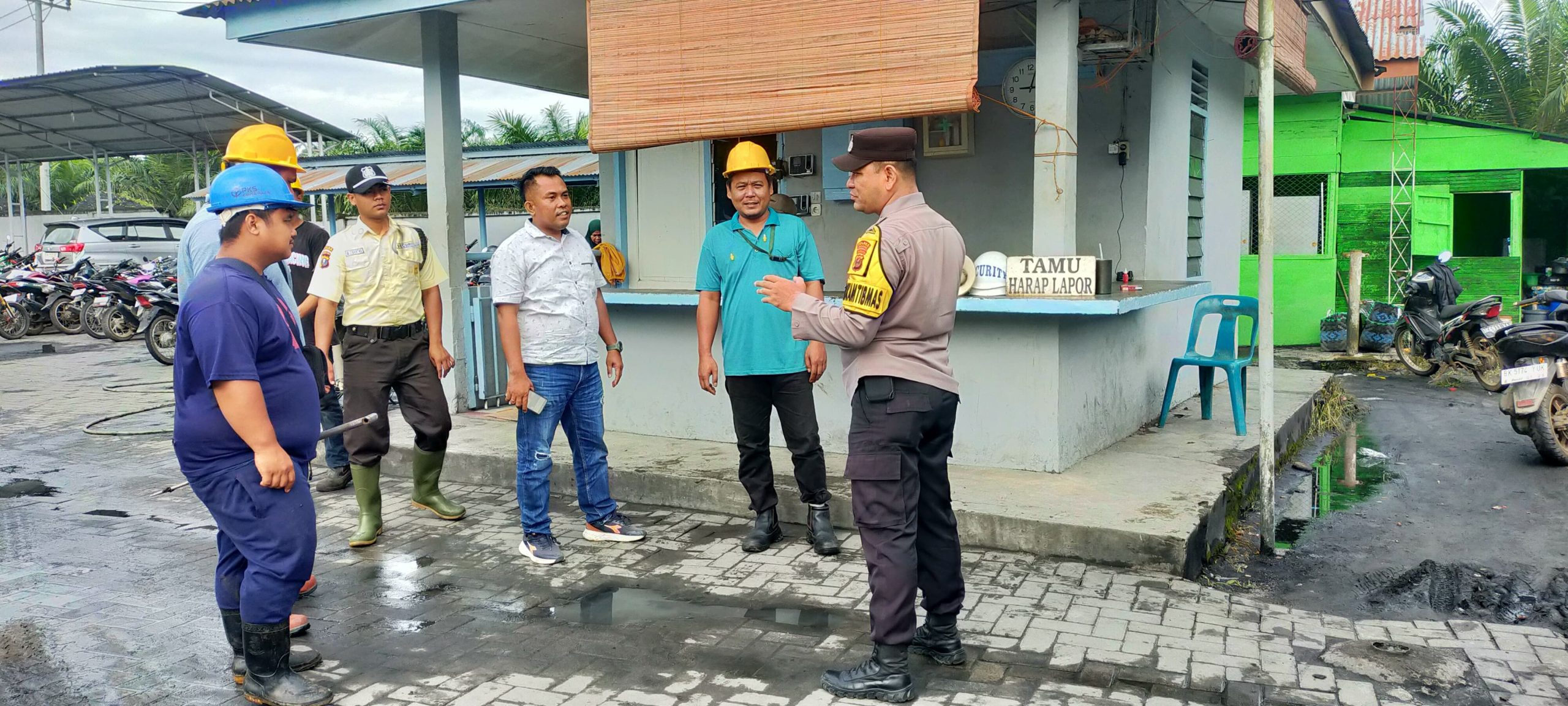 Bhabinkamtibmas Silinda Aktif Jaga Harkamtibmas di Momen Mayday Hari Buruh