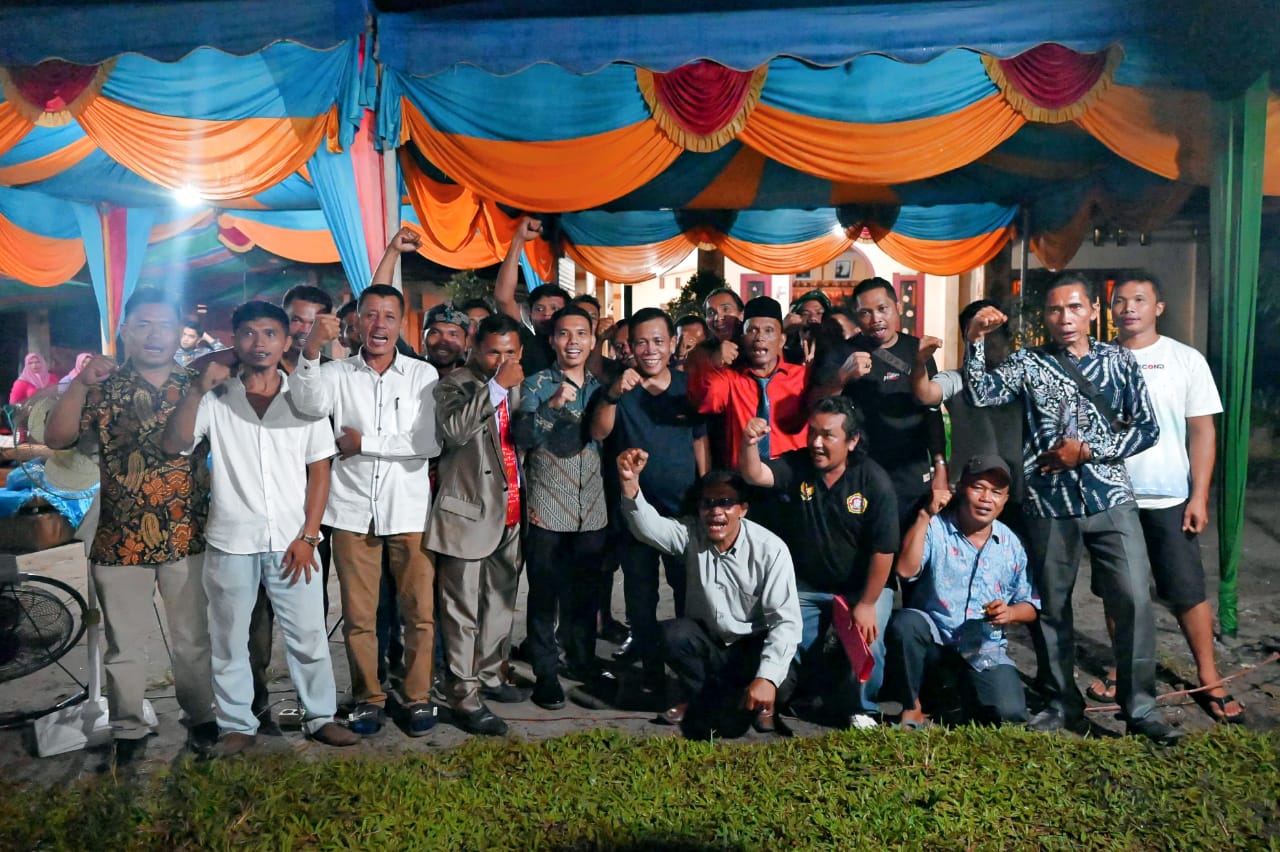 Masyarakat Lobu Tua Adakan Acara Mamoholi dan Upa-upa Bupati Tapanuli Tengah