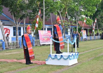 Bupati Masinton Pasaribu Bertindak Selaku Pembina Upacara Hari Pendidikan Nasional Tingkat Kabupaten Tapanuli Tengah