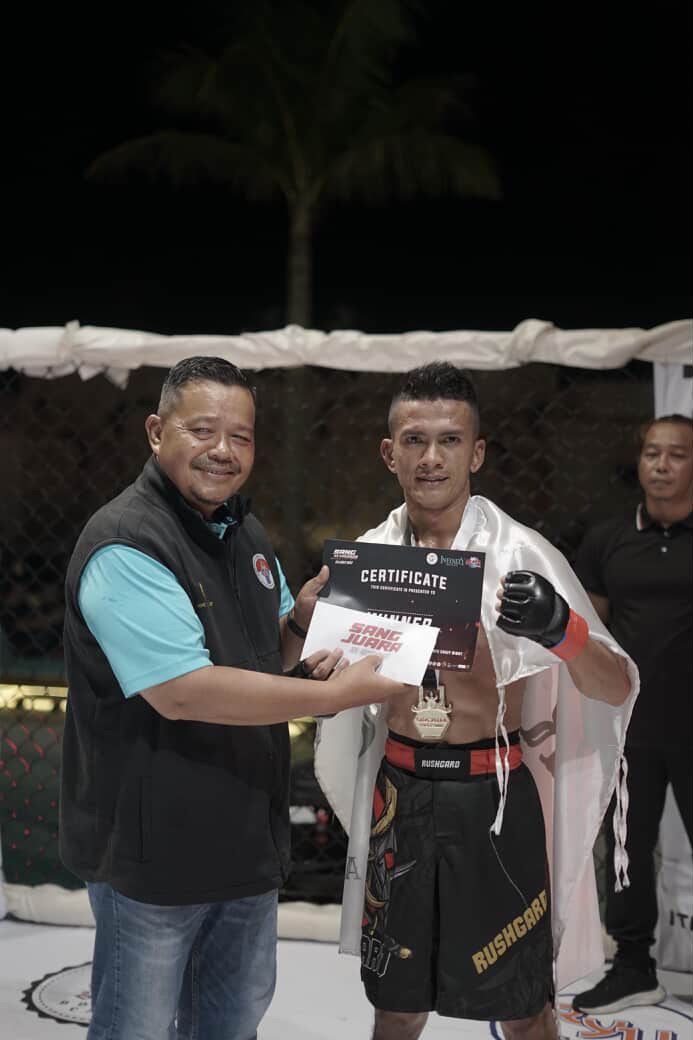 Bharada Rolling Stone Purba Menang di Arena MMA Ryu Crazy Night Vol I Batam, Harumkan Nama Brimob Polda Sumut