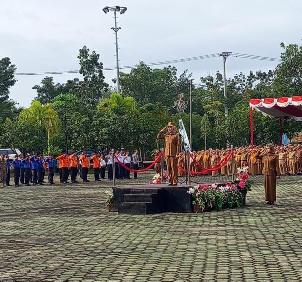 Plt Bupati Way Kanan Pimpin Upacara Peringatan Hari Pendidikan Nasional dan Acara Gebyar-gebyar Tahun 2025