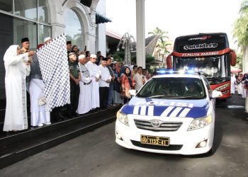 Wali Kota Diwakili Wakil Herlina Melepas Keberangkatan 111 Jamaah Calon Haji Kota Pematangsiantar Tahun 1446 H/2025 M 