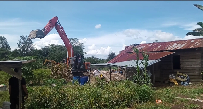Setelah Putusan Pengadilan, Eksekusi Lahan di Desa Parik Uluan Berjalan Lancar Setelah Putusan Pengadilan, Eksekusi Lahan di Desa Parik Uluan Berjalan Lancar