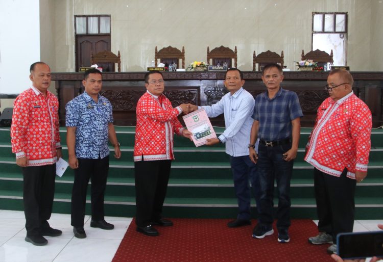 Wali Kota Pematangsiantar Wesly Silalahi Menghadiri Penutupan Rapat Paripurna III DPRD Kota Pematangsiantar terkait LKPj Wali Kota Pematangsiantar TA 2024