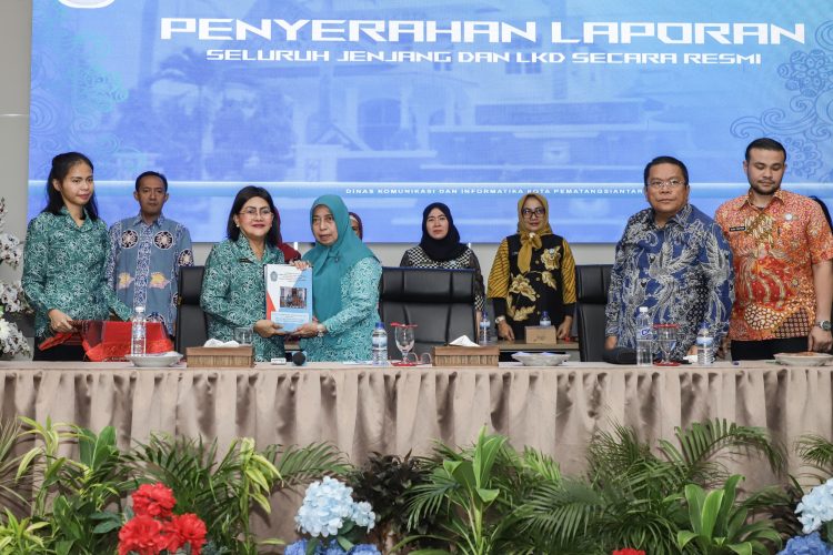 Wali Kota Pematangsiantar Wesly Silalahi didampingi Ketua TP PKK Menyambut Kunjungan Tim Supervisi PKK Sumut 