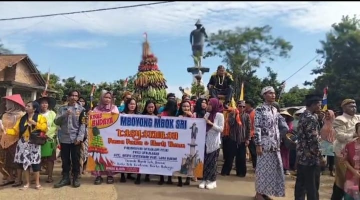 Masyarakat Kampung Sriwijaya Gelar Tradisi Bersi Desa yang Bertema Sirab Budaya  MBoyong Mbok Sri Tasyakuran Panen & Marti Dusun  Gemah Ripah  Loh jinawi Toto Titi Tentrem Kerto Raharjo