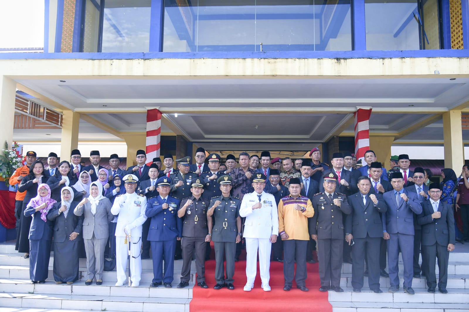 Wakil Bupati Tapteng Bertindak Selaku Inspektur Upacara Peringatan Harkitnas RI Ke-117 Tingkat Tapteng Tahun 2025, Bangkit Bersama Wujudkan Indonesia Kuat