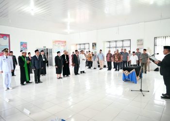 Bupati Tapanuli Tengah Lantik 8 Pejabat Administrator Dan Pengawas Di Lingkungan Pemkab Tapteng Semangat Untuk Naik Kelas