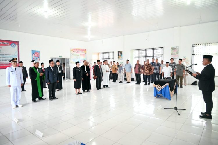 Bupati Tapanuli Tengah Lantik 8 Pejabat Administrator Dan Pengawas Di Lingkungan Pemkab Tapteng Semangat Untuk Naik Kelas