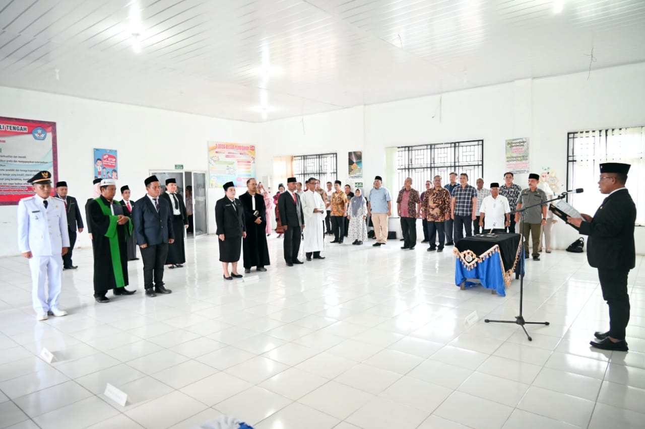 Bupati Tapanuli Tengah Lantik 8 Pejabat Administrator Dan Pengawas Di Lingkungan Pemkab Tapteng Semangat Untuk Naik Kelas