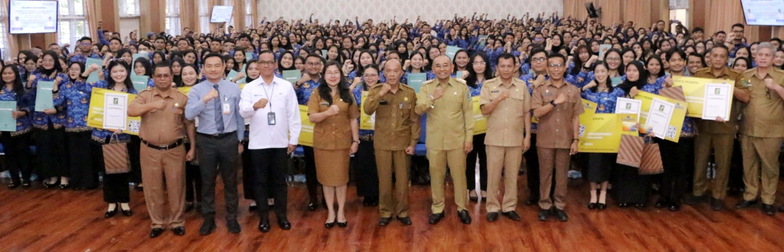 Bupati Simalungun Serahkan 524 SK Pengangkatan CPNS di Lingkungan Pemkab Simalungun Formasi Tahun 2024
