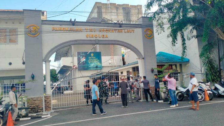 Mako Lanal Sibolga Didemo Masyarakat Dan Mahasiswa